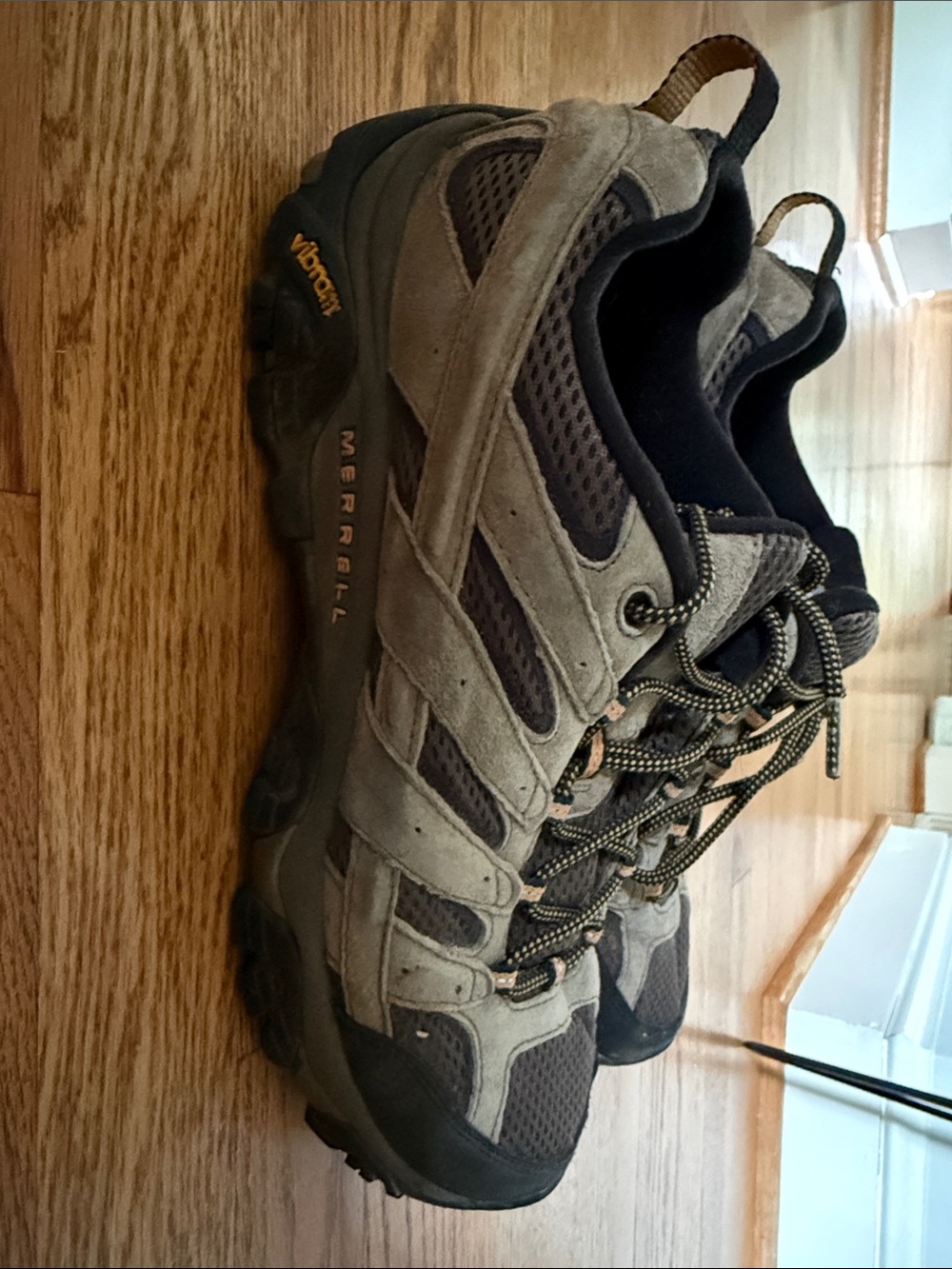 EUC Men's Merrell Trail Hiking Shoes in Grey and Black Sz 12 - Picture 4 of 5